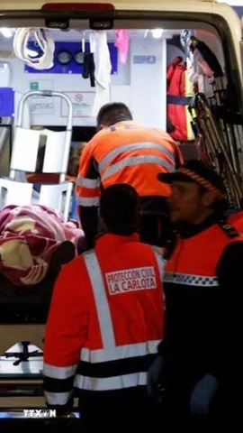 Hiện trường vụ va chạm tàu cao tốc ở Adamuz, Tây Ban Nha, ngày 18/1/2026. (Ảnh: Reuters/TTXVN)