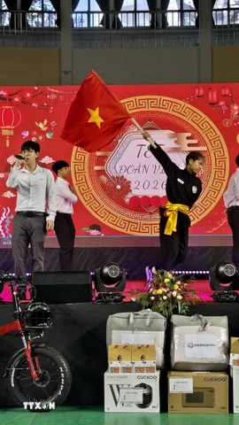 Cộng đồng người Việt Nam tại thành phố Jeonju, tỉnh Jeonbuk, Hàn Quốc, tổ chức chương trình gặp mặt mừng Xuân với nhiều hoạt động văn hóa. (Ảnh: Đức Thắng/TTXVN)