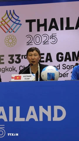 Ông Kim Sang Sik, huấn luyện viên trưởng đội tuyển U22 Việt Nam. (Ảnh: Đỗ Sinh/TTXVN)