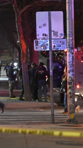 Các lực lượng chức năng liên bang có mặt tại hiện trường vụ xả súng. (Ảnh: AA/TTXVN)