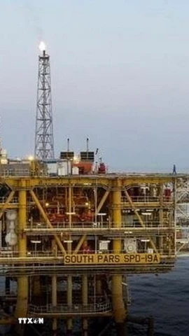 Mỏ khí đốt South Pars ở ngoài khơi thành phố Asaluyeh, miền Nam Iran. (Ảnh: IRNA/TTXVN)