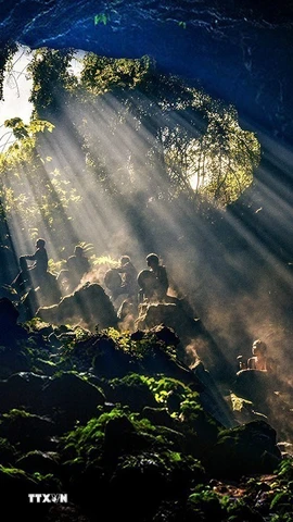 Núi lửa Nâm Blang có địa chất, địa mạo độc đáo với nhiều dấu tích cư trú của người tiền sử. (Ảnh: TTXVN phát)