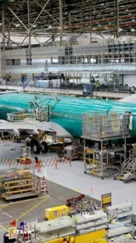Máy bay Boeing 737 MAX được lắp ráp tại xưởng ở Renton, bang Washington, Mỹ. (Ảnh: Reuters/TTXVN)