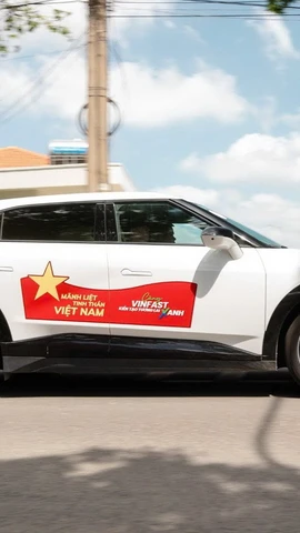 Chủ xe VinFast chuyển từ thuê pin sang mua pin: Càng đi nhiều, càng lời lớn