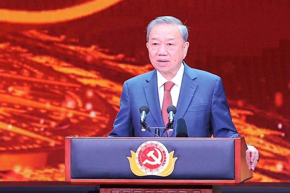 Tổng Bí thư Tô Lâm nhấn mạnh: Thời gian qua, báo chí đã làm rất tốt công tác tuyên truyền, phổ biến sâu rộng những chủ trương, định hướng lớn của Đảng về "Kỷ nguyên mới," tại Lễ trao Giải Báo chí toàn quốc về xây dựng Đảng – Giải Búa Liềm Vàng lần thứ IX, diễn ra ngày 20/1/2025. (Ảnh: Vietnam+) tongbithu.jpg