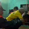 Lực lượng vũ trang Đà Nẵng xuyên đêm cứu hơn 180 người dân khỏi vùng lũ 