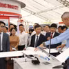 Triển lãm công nghệ tại Techfest Hải Phòng với hơn 150 gian hàng thu hút đông đại biểu tham quan, tìm hiểu. (Ảnh: Mạnh Minh/TTXVN)