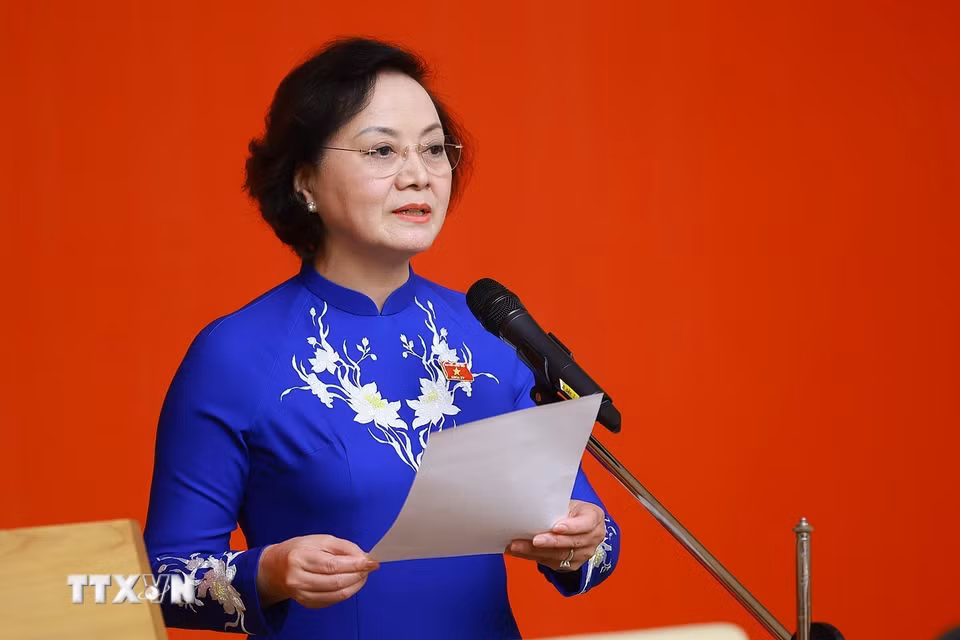 Đồng chí Phạm Thị Thanh Trà, Phó Thủ tướng Chính phủ thay mặt các đồng chí được bổ nhiệm, phát biểu nhận nhiệm vụ. (Ảnh: Dương Giang/TTXVN)