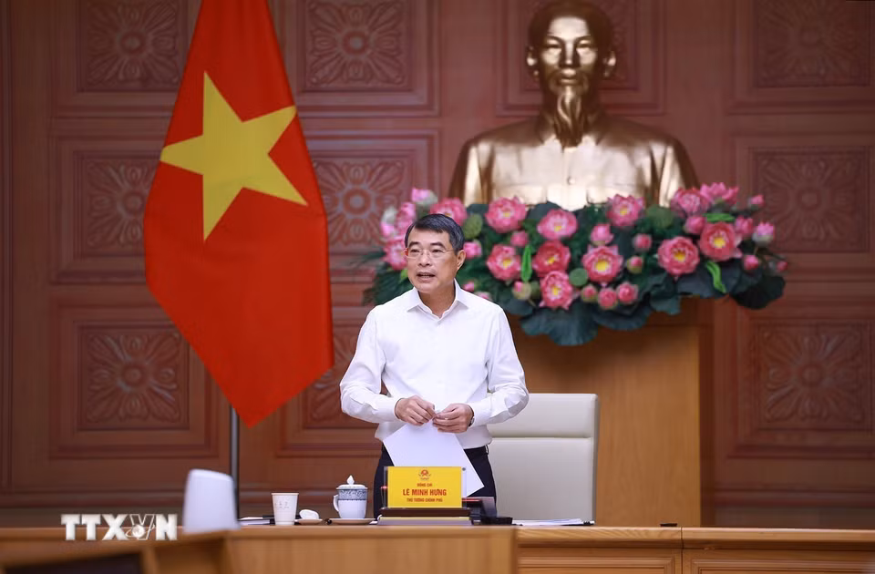 Thủ tướng Lê Minh Hưng chủ trì làm việc với lãnh đạo Bộ ngoại giao. (Ảnh: Dương Giang/TTXVN)