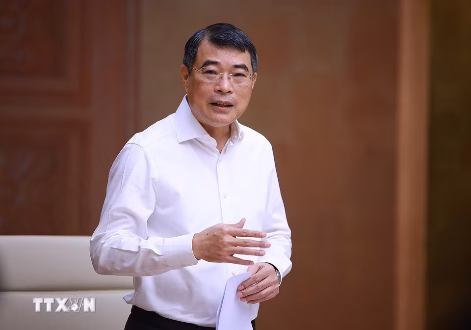 Thủ tướng Lê Minh Hưng chủ trì làm việc với lãnh đạo Bộ ngoại giao. (Ảnh: Dương Giang/TTXVN)