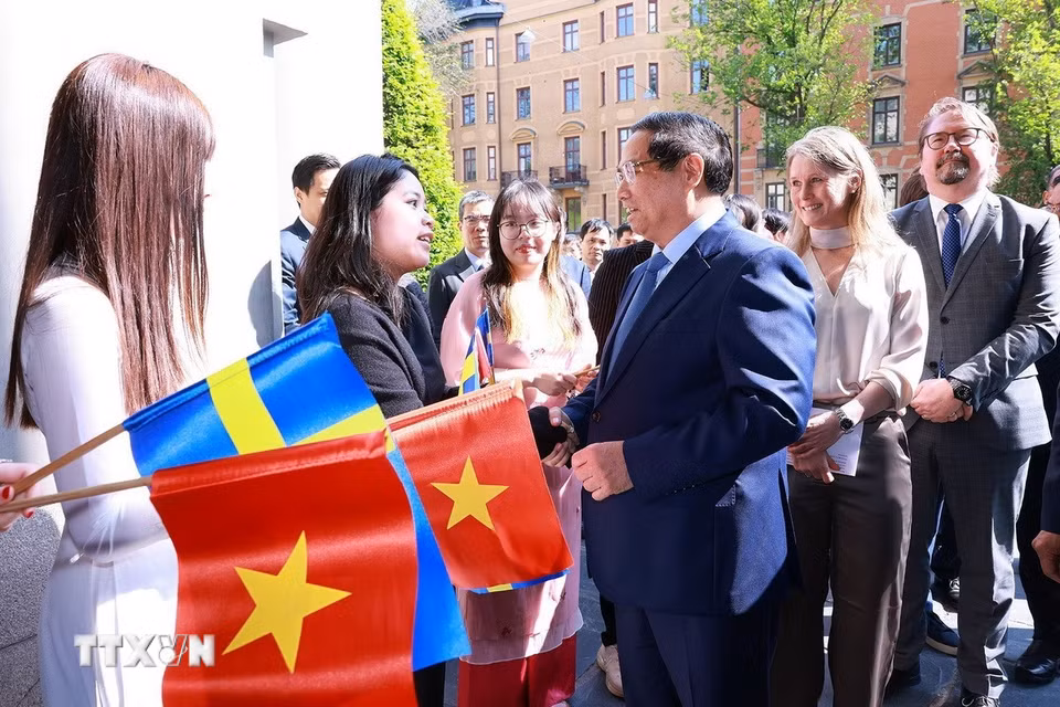 Thủ tướng Phạm Minh Chính thăm Đại học Kinh tế Stockholm. (Ảnh: Dương Giang/TTXVN)