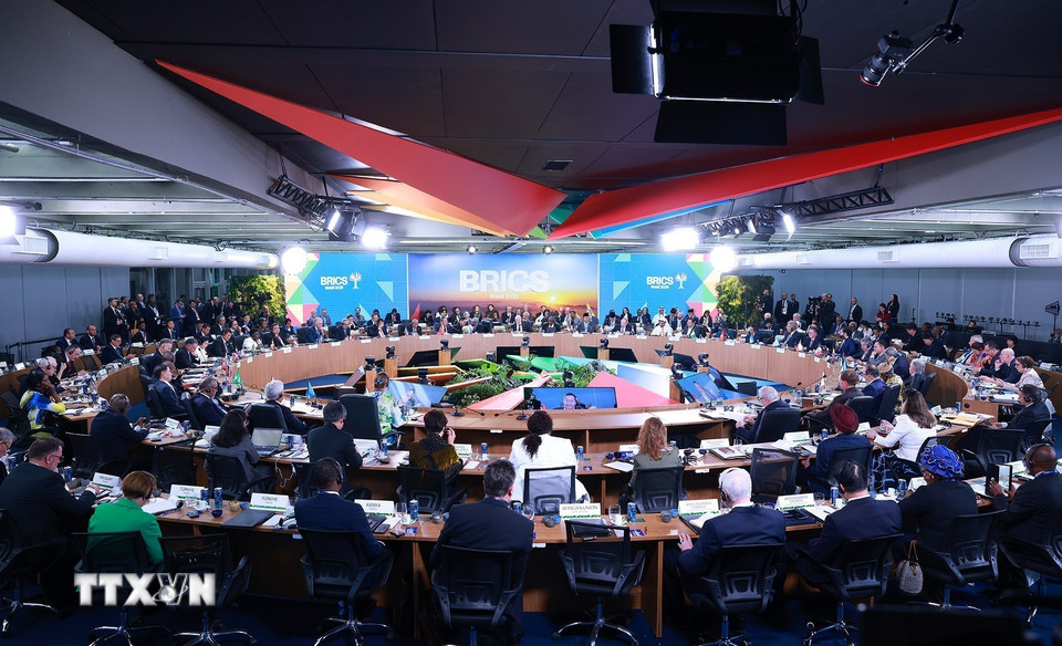 Phiên thảo luận cấp cao Hội nghị Thượng đỉnh BRICS mở rộng 2025 về chủ đề: "Tăng cường chủ nghĩa đa phương, các vấn đề kinh tế-tài chính và trí tuệ nhân tạo". (Ảnh: Dương Giang/TTXVN)