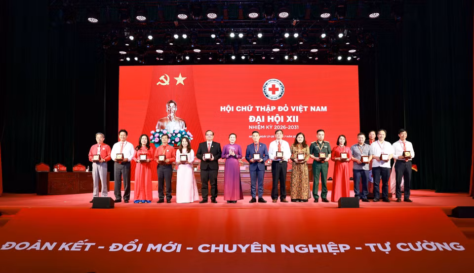 Đại hội tri ân các Ủy viên Ban chấp hành Trung ương Hội khóa XI không tái cử. (Ảnh: Thanh Tùng/TTXVN)