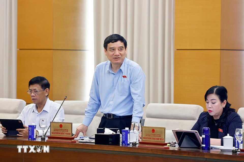 Chủ nhiệm Ủy ban Văn hóa và Xã hội của Quốc hội Nguyễn Đắc Vinh phát biểu. (Ảnh: Doãn Tấn/TTXVN)