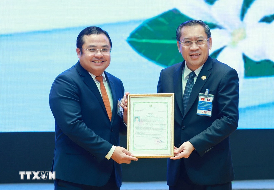 Lễ trao Giấy phép xây dựng cho Tập đoàn Hóa chất Việt Nam triển khai Dự án khai thác và chế biến muối mỏ Kali tại Lào. (Ảnh: Dương Giang/TTXVN)