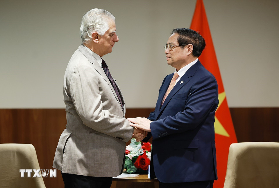 Thủ tướng Phạm Minh Chính tiếp ông Luiz Césio Caetano, Chủ tịch Liên đoàn Công nghiệp bang Rio de Janeiro (Firjan). (Ảnh: Dương Giang/TTXVN)