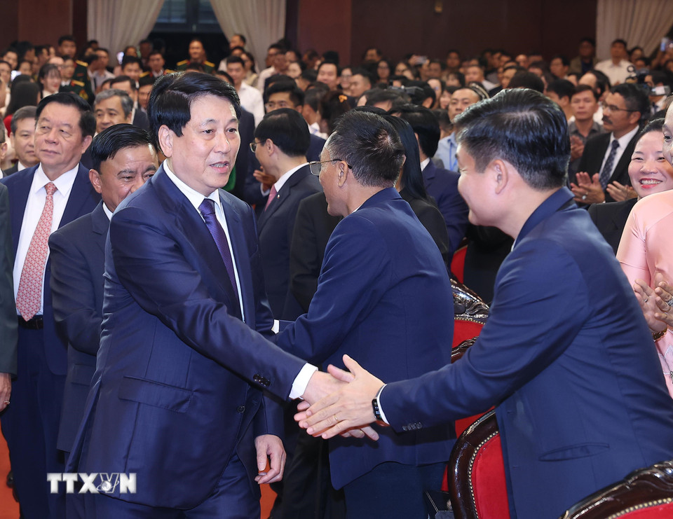 Chủ tịch nước Lương Cường dự Lễ trao giải Cuộc thi chính luận về bảo vệ nền tảng tư tưởng của Đảng lần thứ năm. (Ảnh: Lâm Khánh/TTXVN)