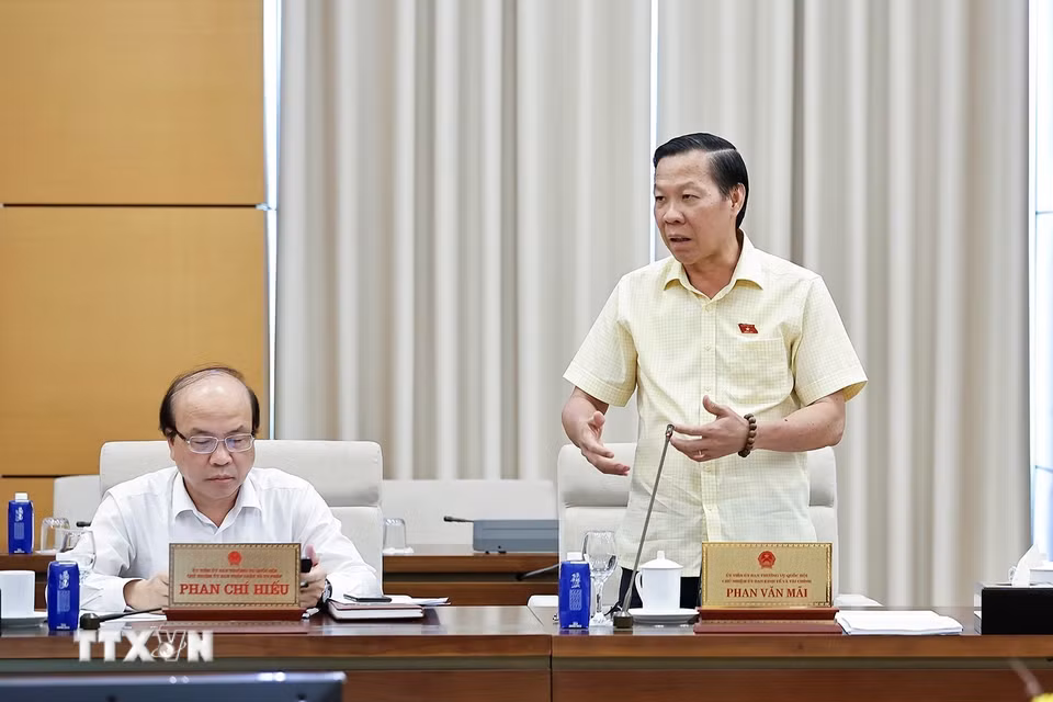Chủ nhiệm Ủy ban Kinh tế và Tài chính của Quốc hội Phan Văn Mãi phát biểu. (Ảnh: Doãn Tấn/TTXVN)