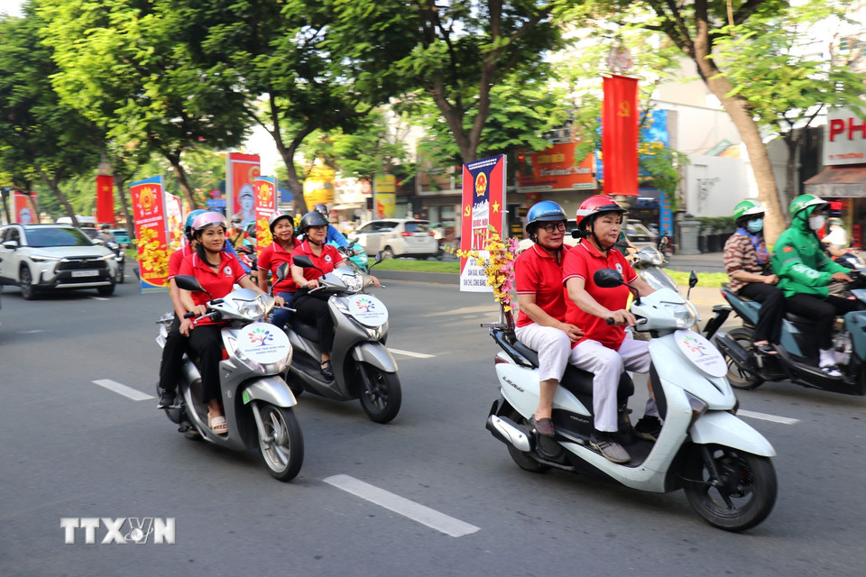 Lực lượng phường Tân Sơn Hòa ra quân tuyên truyền Bầu cử đại biểu Quốc hội khóa XVI và đại biểu Hội đồng nhân dân các cấp nhiệm kỳ 2026-2031. (Ảnh: Thanh Vũ/TTXVN)