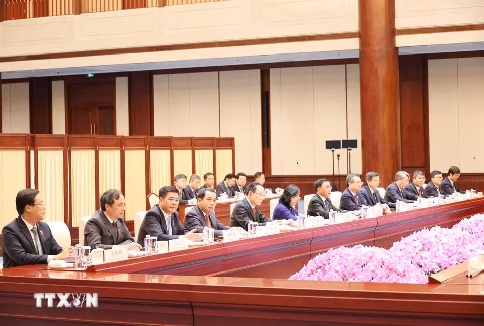 Đoàn đại biểu Việt Nam do đồng chí Trần Cẩm Tú dẫn đầu tại buổi hội đàm. (Ảnh: Công Tuyên/TTXVN)