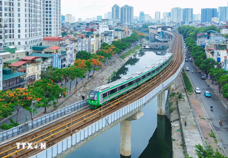 Sau hơn 4 năm vận hành chính thức từ ngày 6/11/2021, tuyến đường sắt đô thị Cát Linh-Hà Đông đã phục vụ hơn 42,9 triệu lượt hành khách và thực hiện an toàn trên 317.000 chuyến tàu. (Ảnh: Phan Phương/TTXVN)