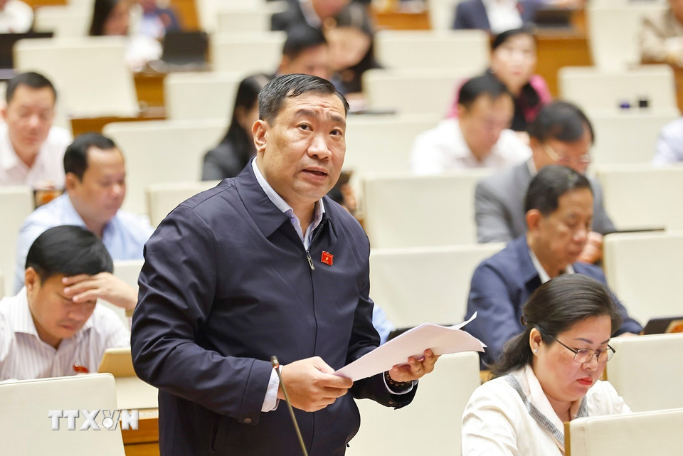 Đại biểu Quốc hội tỉnh Vĩnh Long Thạch Phước Bình phát biểu. (Ảnh: Doãn Tấn/TTXVN)