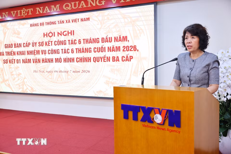 Đồng chí Nguyễn Thị Hoàng Vân, Phó Bí thư Đảng ủy, Trưởng Ban Tuyên giáo và Dân vận Đảng ủy các cơ quan Đảng Trung ương phát biểu. (Ảnh: Minh Đức/TTXVN)