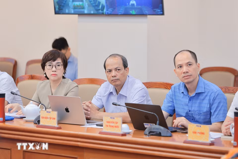 Các đại biểu tham dự Lễ ra mắt ấn phẩm thông tin chuyên đề "Công nghệ và Tương lai" của TTXVN. (Ảnh: Lê Đông/TTXVN)
