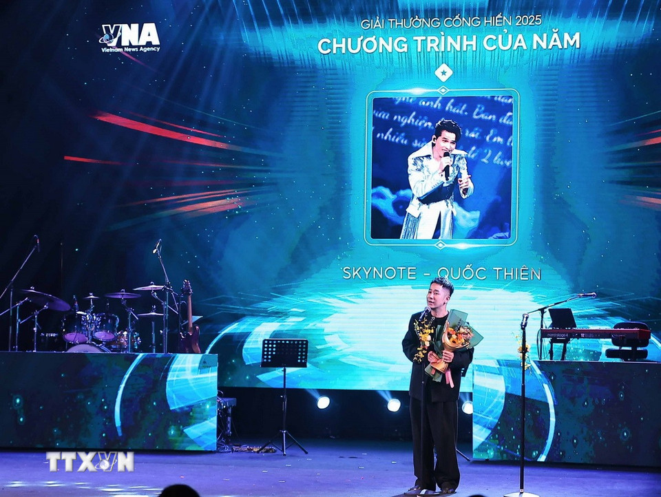 SKYNOTE - Quốc Thiên đạt giải "Chương trình của năm". (Ảnh: Phạm Tuấn Anh/TTXVN)