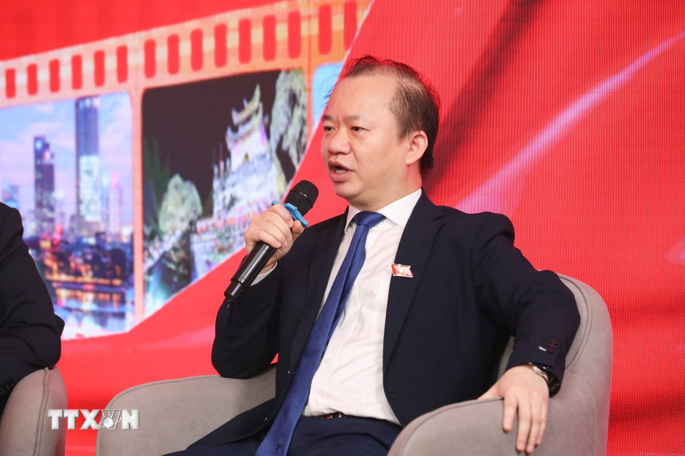 Phó Giáo sư-Tiến sỹ Bùi Hoài Sơn, Ủy viên Thường trực Ủy ban Văn hóa-Giáo dục của Quốc hội phát biểu. (Ảnh: Khánh Hòa/TTXVN)