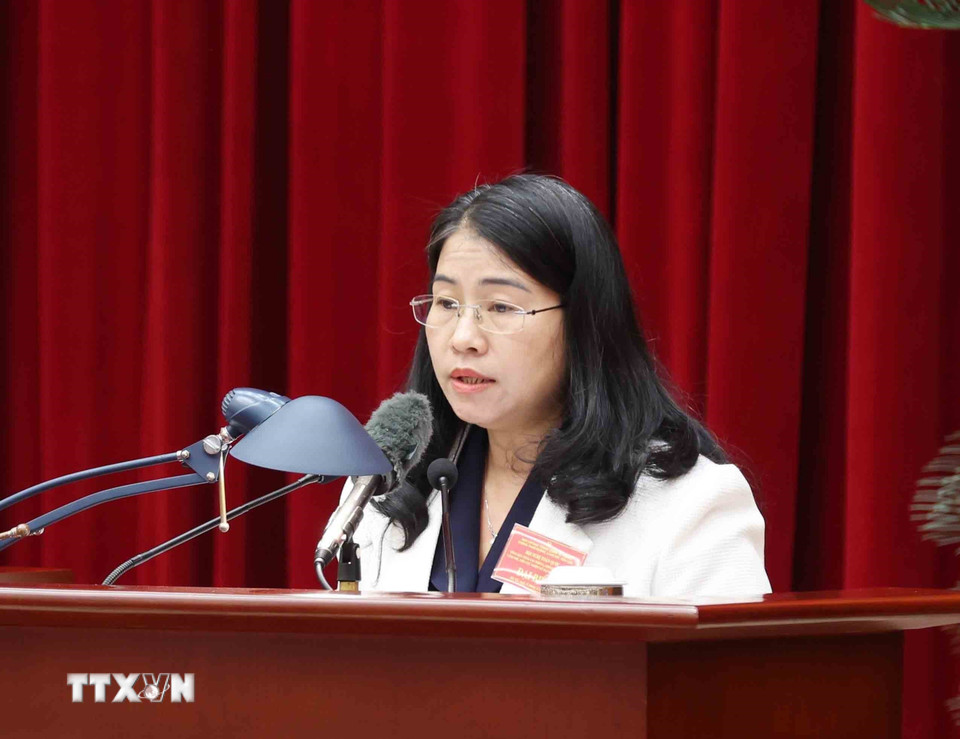 Đồng chí Trương Thị Linh, Trưởng Ban Nội chính tỉnh ủy Quảng Ngãi tham luận tại hội nghị. (Ảnh: Phương Hoa/TTXVN)