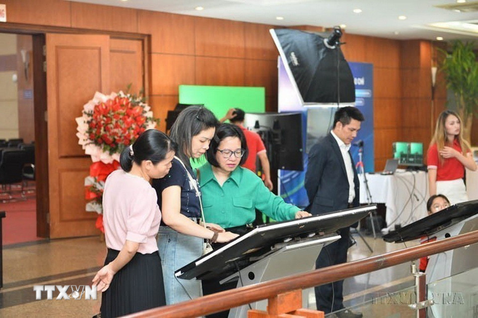 Khai trương Tòa soạn điện tử Báo Hải Phòng (tên miền baohaiphong.vn), đưa báo Hải Phòng từng bước trở thành cơ quan báo chí đa phương tiện, hoàn thành tốt hơn nhiệm vụ trong kỷ nguyên số (29/3/2024). (Ảnh: TTXVN phát)