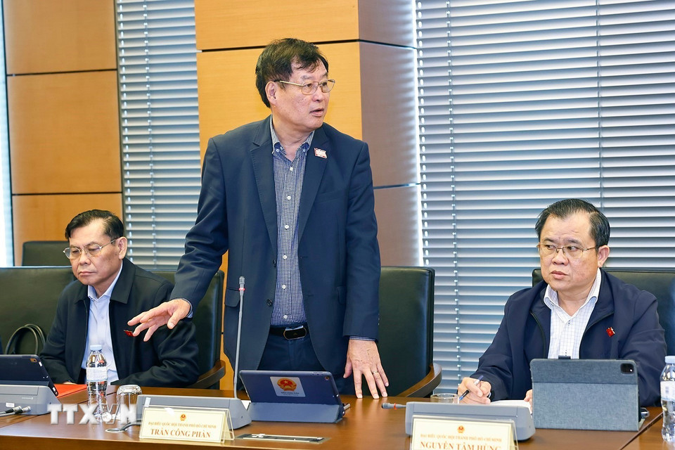 Đại biểu Quốc hội Thành phố Hồ Chí Minh Trần Công Phàn phát biểu. (Ảnh: Doãn Tấn/TTXVN)