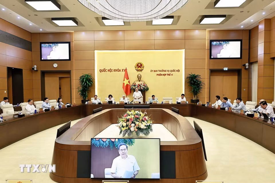 Chủ tịch Quốc hội Trần Thanh Mẫn phát biểu bế mạc Phiên họp thứ tư của Ủy ban Thường vụ Quốc hội. (Ảnh: Doãn Tấn/TTXVN)