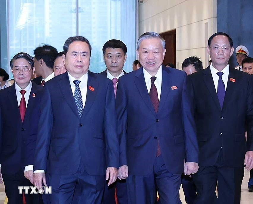 Tổng Bí thư Tô Lâm đến dự buổi gặp mặt các thế hệ đại biểu quốc hội. (Ảnh: Thống Nhất/TTXVN)