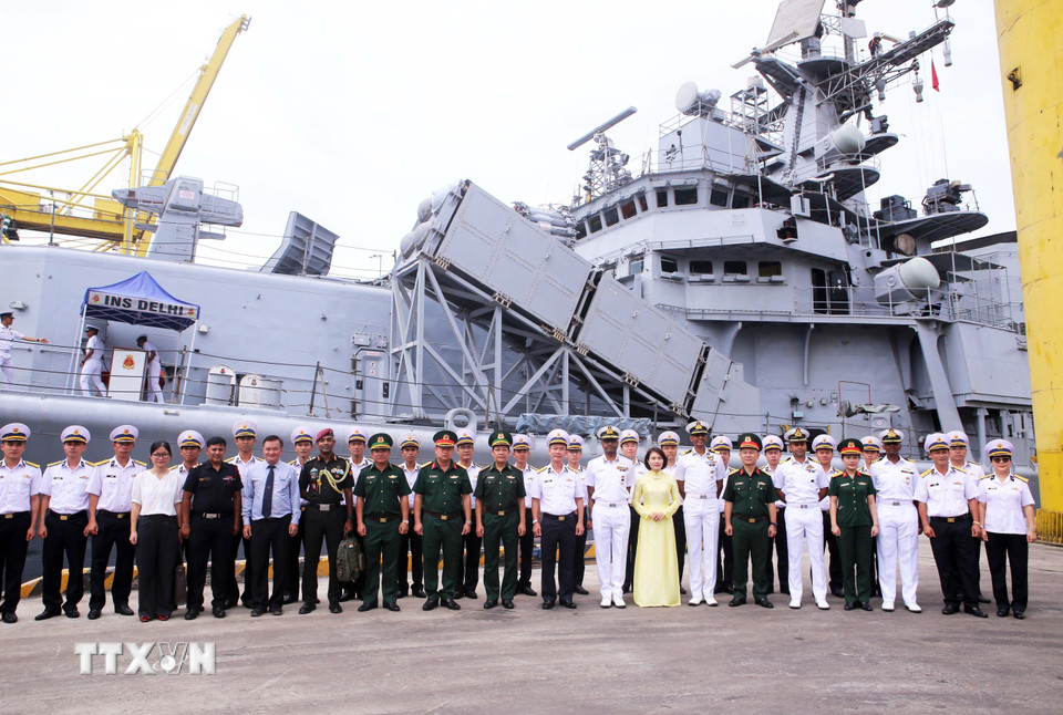 Đại biểu hai nước tại Lễ đón. (Ảnh: Trần Lê Lâm/TTXVN)