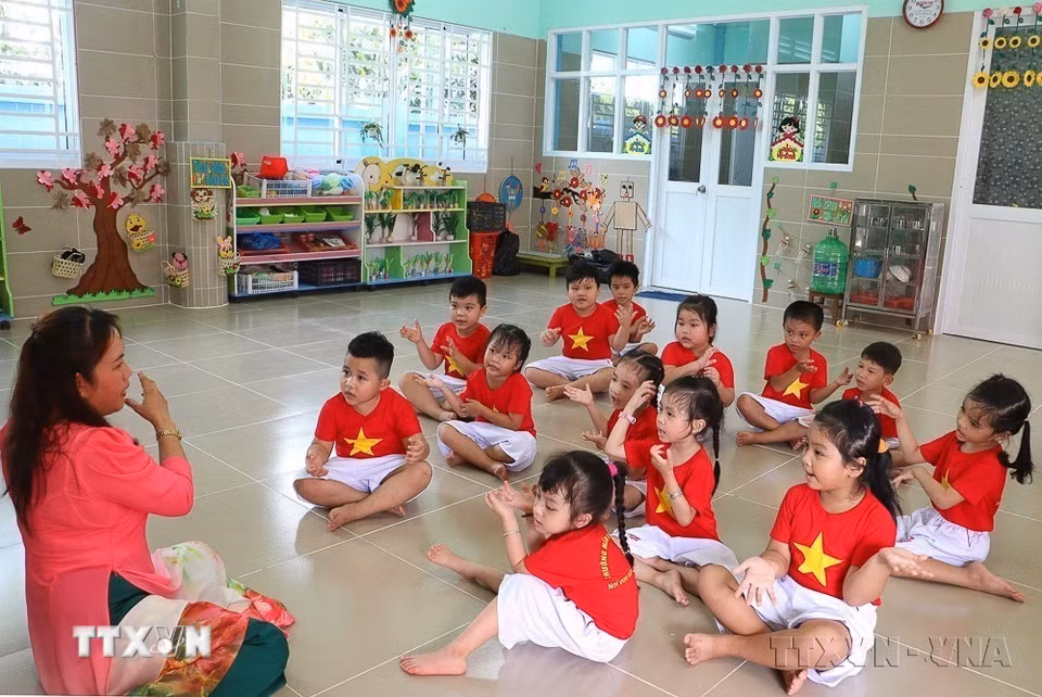 Trường Mầm non Sao Mai điểm ấp 3B (Vĩnh Long) được xây mới khang trang tạo điều kiện học tập và vui chơi tốt hơn cho trẻ. (Ảnh: Lê Thúy Hằng/TTXVN)