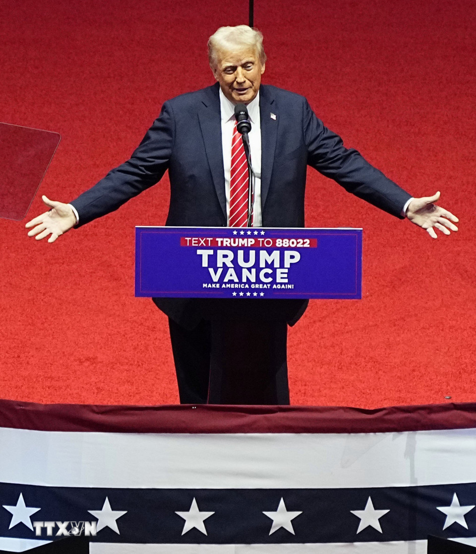 Tổng thống đắc cử Mỹ Donald Trump phát biểu trong buổi mít tinh trước lễ nhậm chức tại Washington, tối 19/1/2025. (Ảnh: Kyodo/TTXVN)
