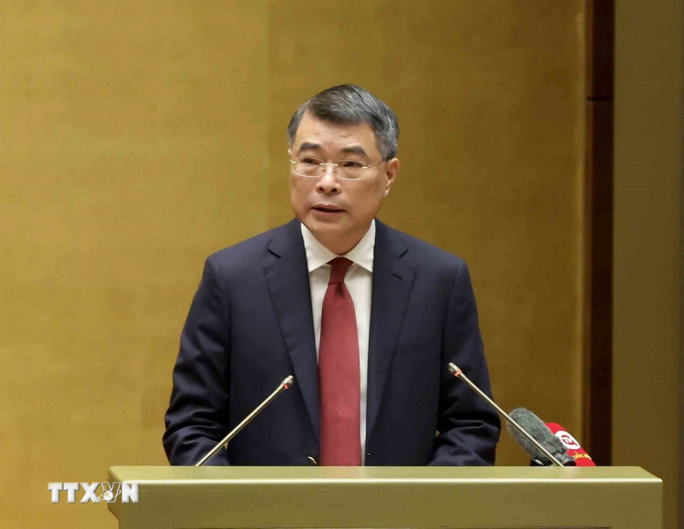 Đồng chí Lê Minh Hưng, Ủy viên Bộ Chính trị, Bí thư Trung ương Đảng, Trưởng Ban Tổ chức Trung ương trình bày các nội dung chính, trọng tâm việc triển khai tổng kết Nghị quyết số 18-NQ/TW. (Ảnh: Phương Hoa/TTXVN)