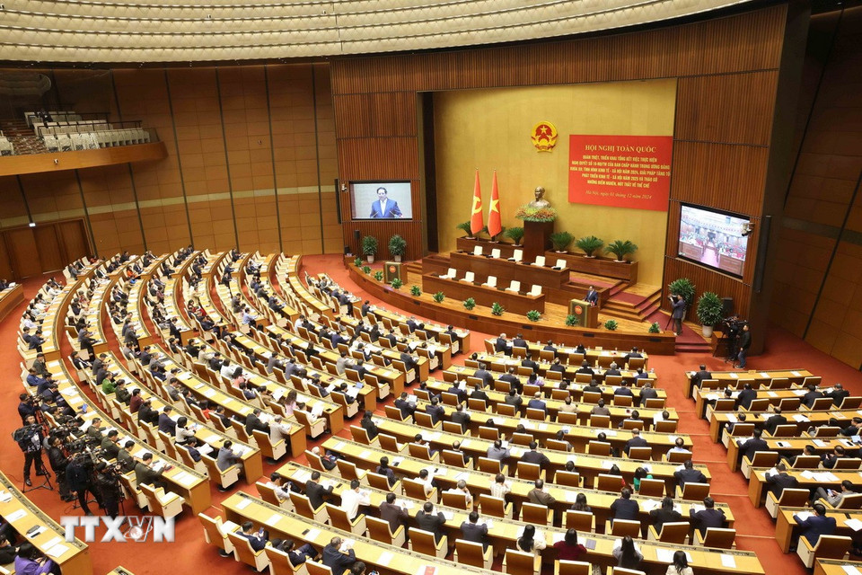 Bộ Chính trị, Ban Bí thư Trung ương Đảng tổ chức Hội nghị toàn quốc quán triệt, triển khai tổng kết việc thực hiện Nghị quyết số 18-NQ/TW của Ban Chấp hành Trung ương Đảng khóa XII. (Ảnh: TTXVN)