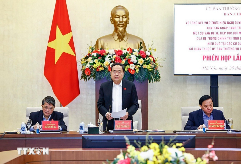 Chủ tịch Quốc hội Trần Thanh Mẫn chủ trì Phiên họp lần thứ nhất Ban Chỉ đạo về tổng kết việc thực hiện Nghị quyết số 18-NQ/TW. (Ảnh: Doãn Tấn/TTXVN)