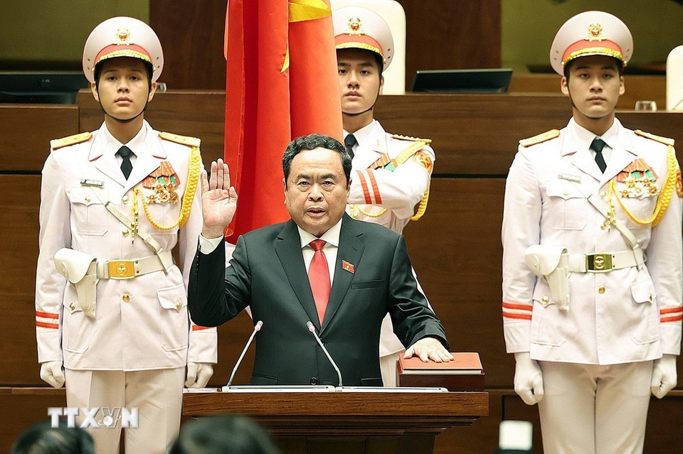 Chủ tịch Quốc hội Trần Thanh Mẫn tuyên thệ. (Ảnh: TTXVN)