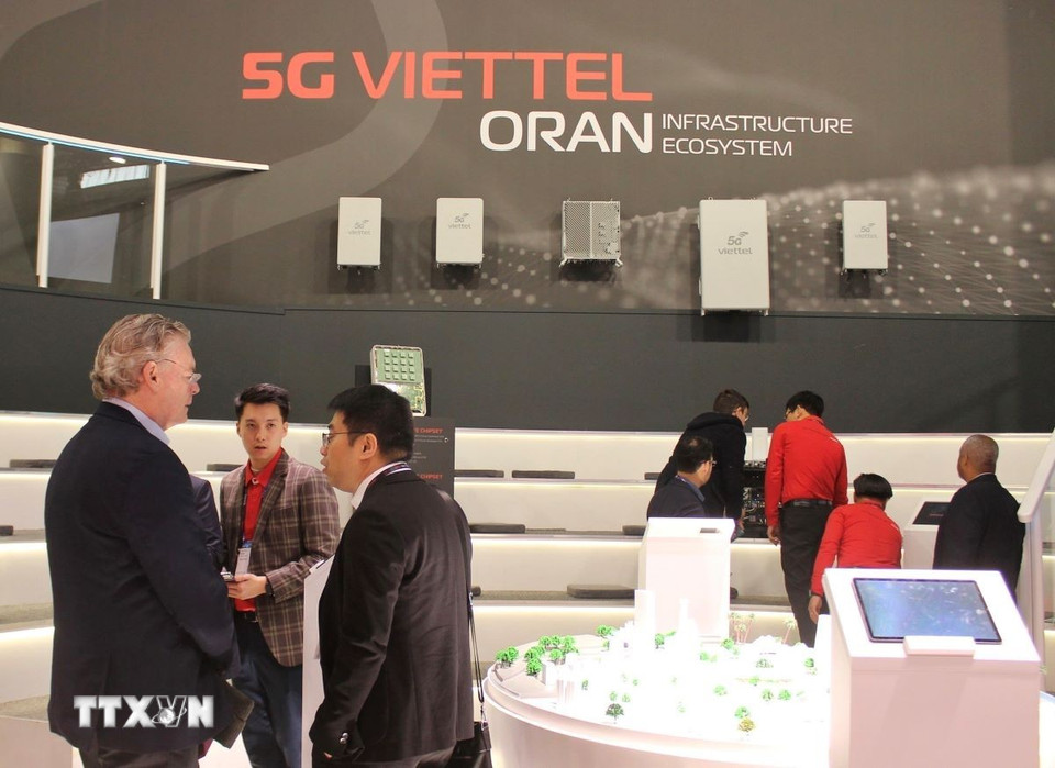 Tập đoàn Công nghiệp - Viễn thông Quân đội (Viettel) chính thức ra mắt cộng đồng công nghệ toàn cầu chipset 5G và Vi An - Human AI. (Ảnh: TTXVN)