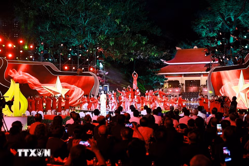 Chương trình cầu truyền hình tại Công viên Lê Thị Riêng, Thành phố Hồ Chí Minh. (Ảnh: Doãn Tấn/ TTXVN)