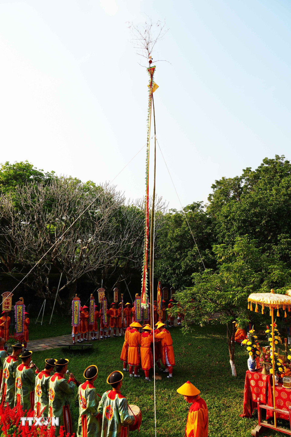 Nghi lễ Hạ nêu ở Thế Miếu trong Đại Nội Huế. (Ảnh: Nguyên Lý/TTXVN)