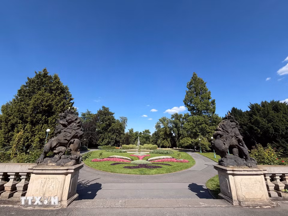 Khu vườn Hoàng gia (Královská zahrada) nằm ở phía Bắc Quần thể lâu đài Prague. (Ảnh: Trần Hòa/TTXVN)