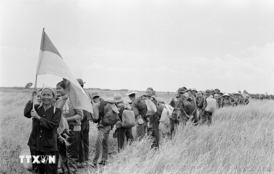 Mũi đấu tranh chính trị vũ trang sát ven đô tham gia giải phóng Sài Gòn. (Ảnh: Minh Lộc/TTXVN)