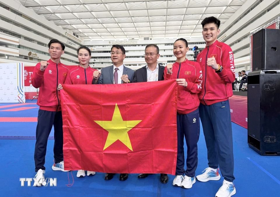 Niềm vui của đội tuyển Karate Việt Nam. (Ảnh: TTXVN phát)