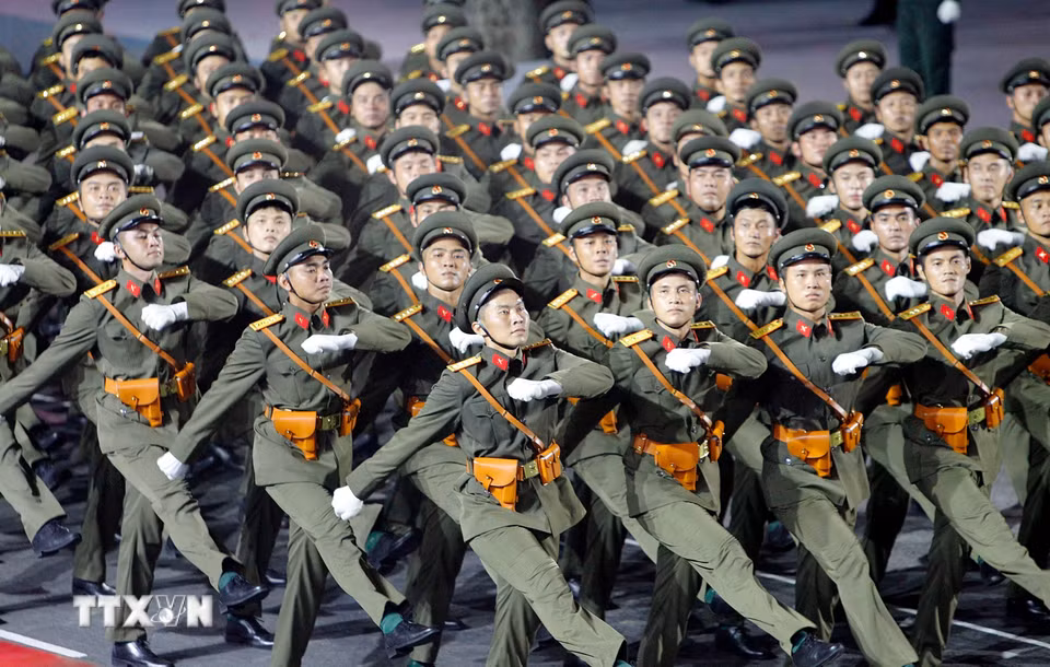 Các khối của Lực lượng Quân đội nhân dân tham gia sơ duyệt lễ diễu binh, diễu hành. (Ảnh: Thanh Vũ/TTXVN)