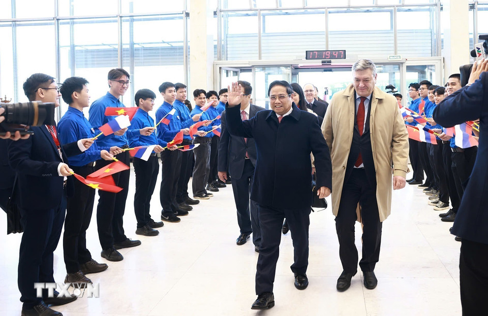 Thủ tướng Phạm Minh Chính đến thủ đô Moskva, bắt đầu thăm chính thức Liên bang Nga. (Ảnh: Dương Giang/TTXVN)